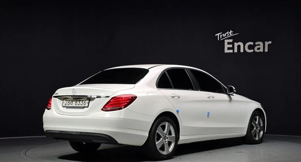 벤츠 C 클래스 C클래스 W205 C200 d 이미지 3