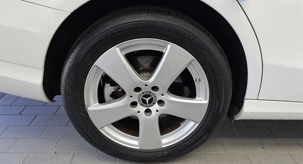 벤츠 C 클래스 C클래스 W205 C200 d 이미지 4