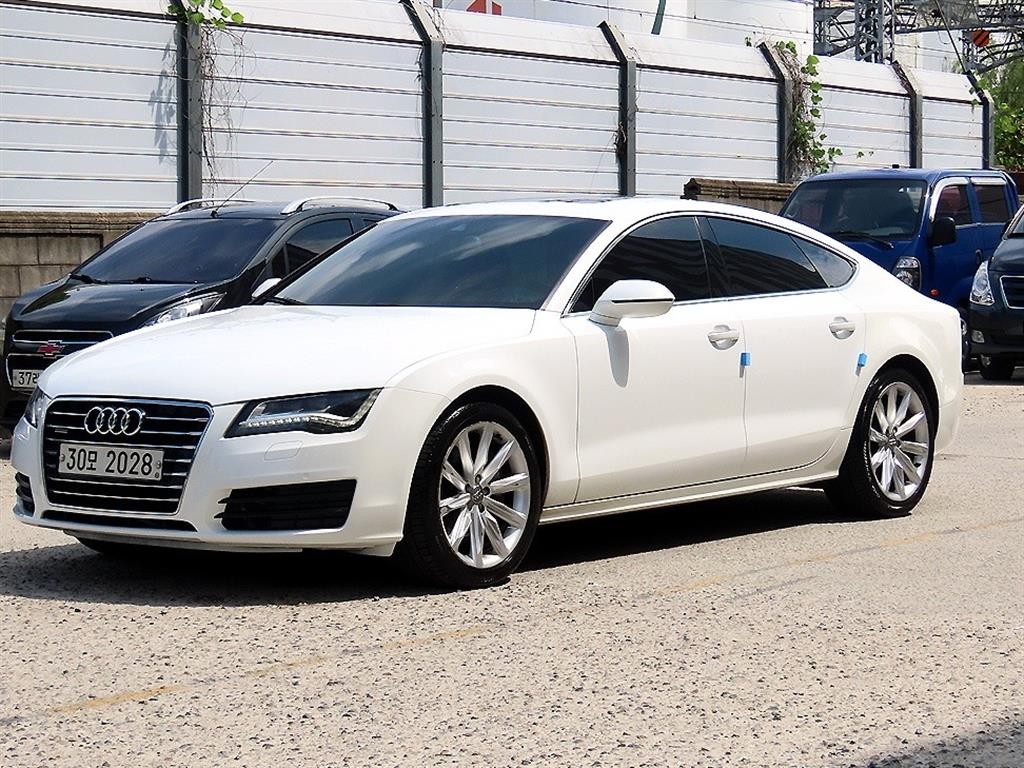 아우디 A7 3.0 TFSI 콰트로 다이나믹 이미지 2