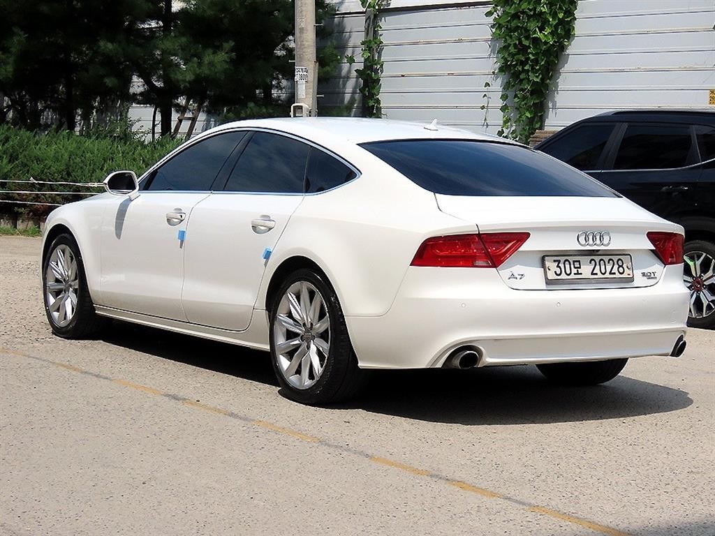 아우디 A7 3.0 TFSI 콰트로 다이나믹 이미지 3