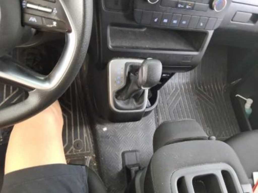현대 스타리아 2WD 디젤 카고 스마트 3인승 이미지 5