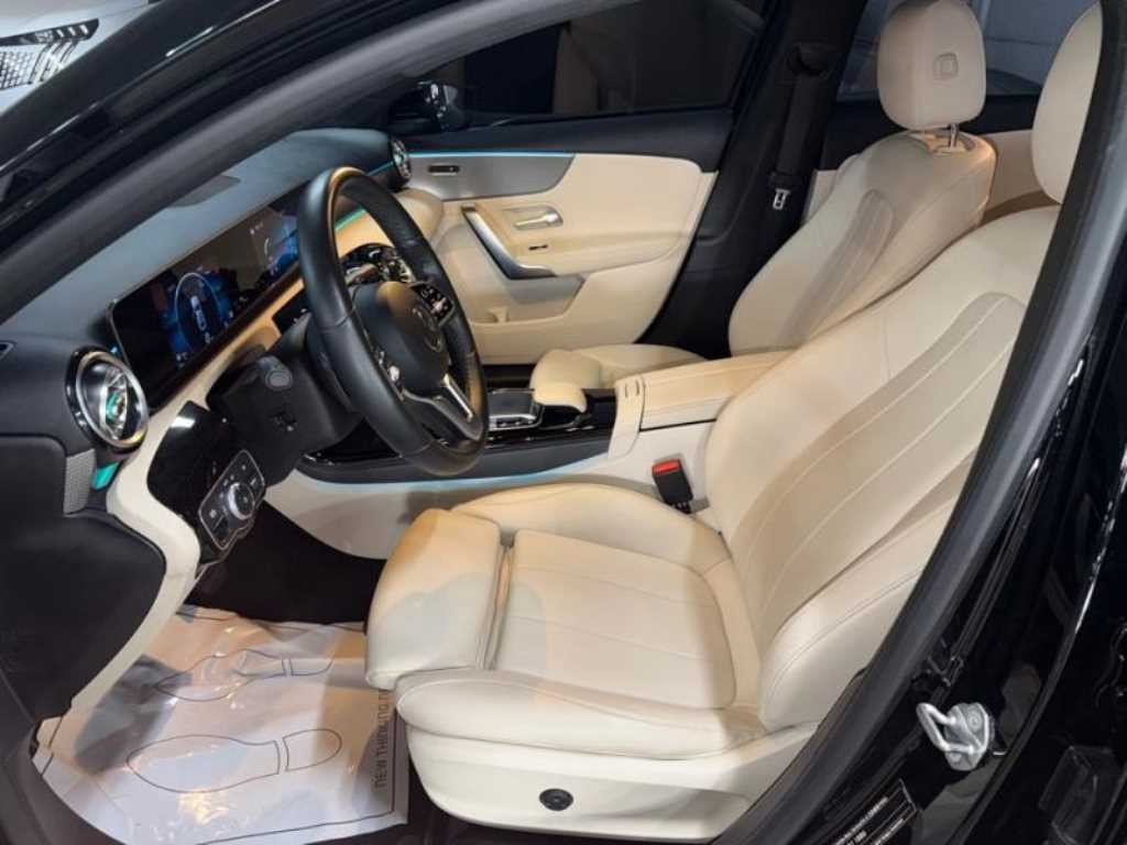 벤츠 A 클래스 A클래스 W177 A220 세단 이미지 1