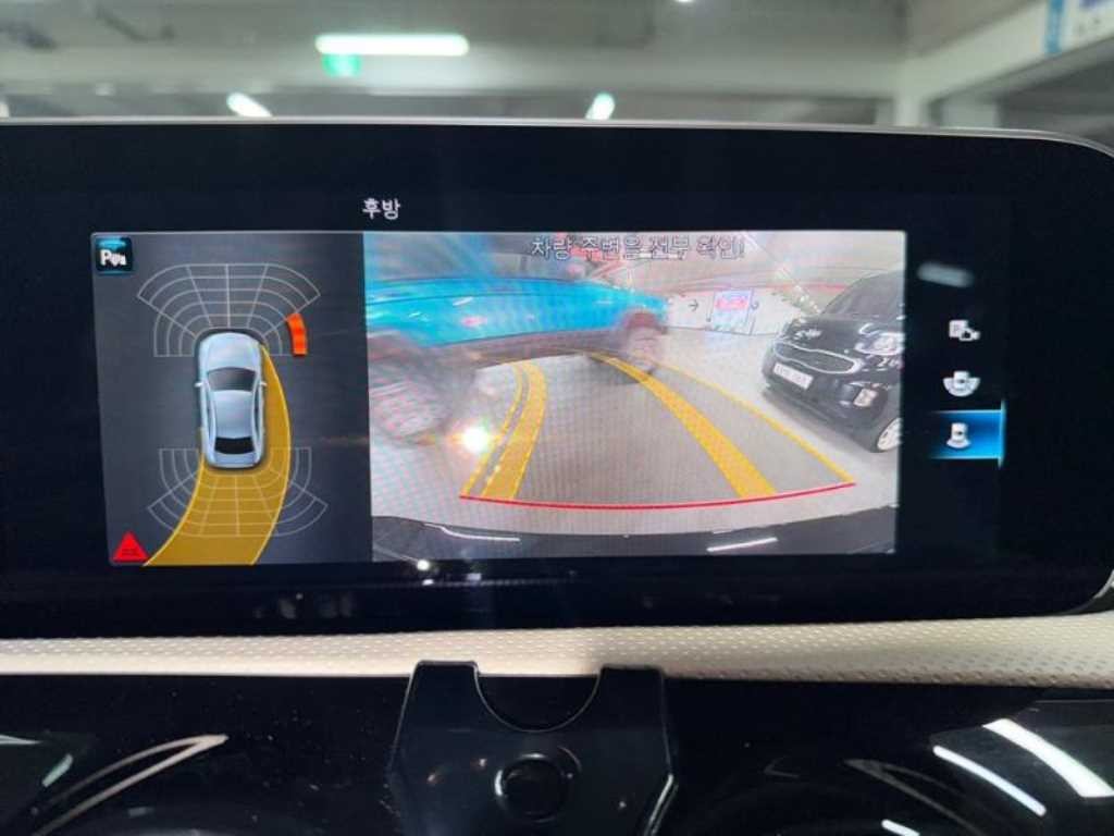 벤츠 A 클래스 A클래스 W177 A220 세단 이미지 11