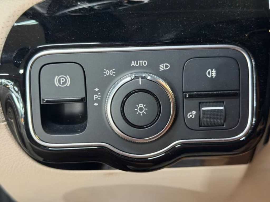 벤츠 A 클래스 A클래스 W177 A220 세단 이미지 15