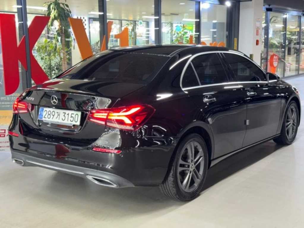 벤츠 A 클래스 A클래스 W177 A220 세단 이미지 5