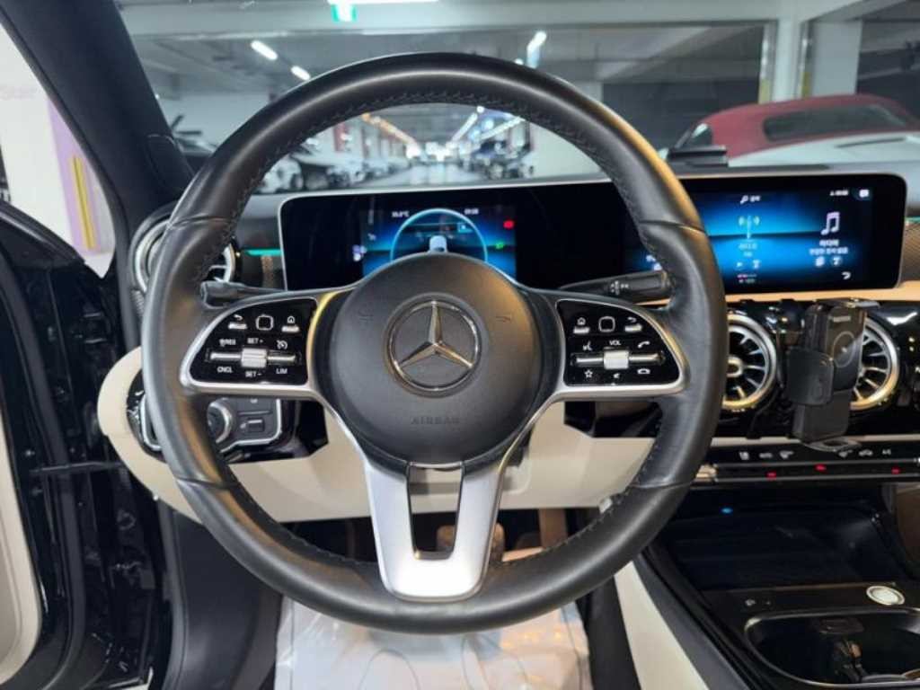 벤츠 A 클래스 A클래스 W177 A220 세단 이미지 8