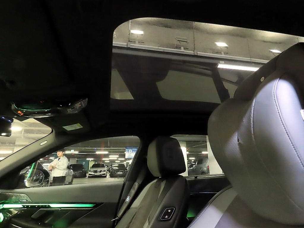 BMW 5시리즈 5시리즈 (G60) 530i xDrive M 스포츠 이미지 16