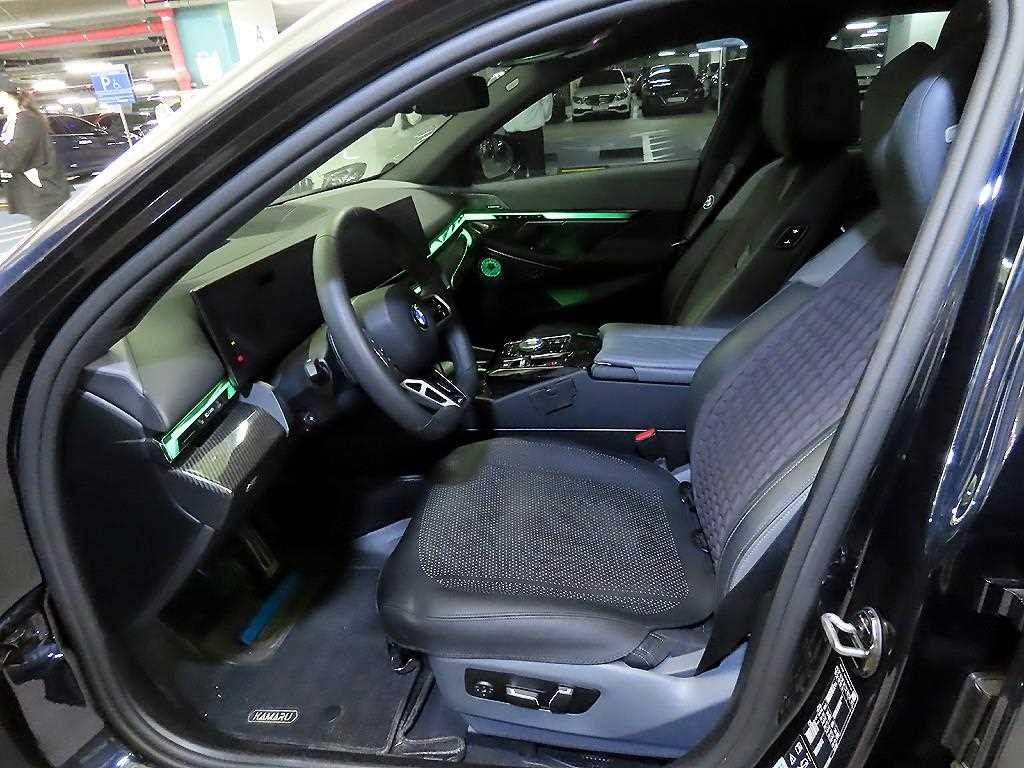 BMW 5시리즈 5시리즈 (G60) 530i xDrive M 스포츠 이미지 6