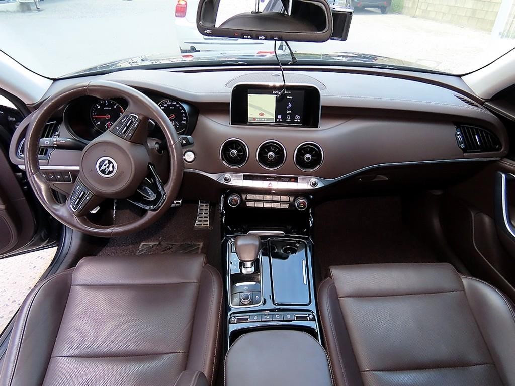 기아 스팅어 디젤 2.2 2WD 플래티넘 이미지 8