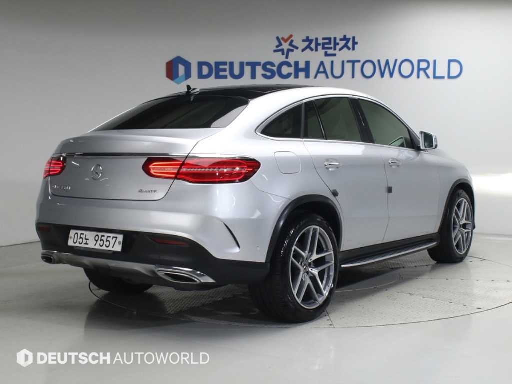 벤츠 GLE 클래스 GLE 클래스 W166 GLE 350 d 4MATIC 쿠페 이미지 2