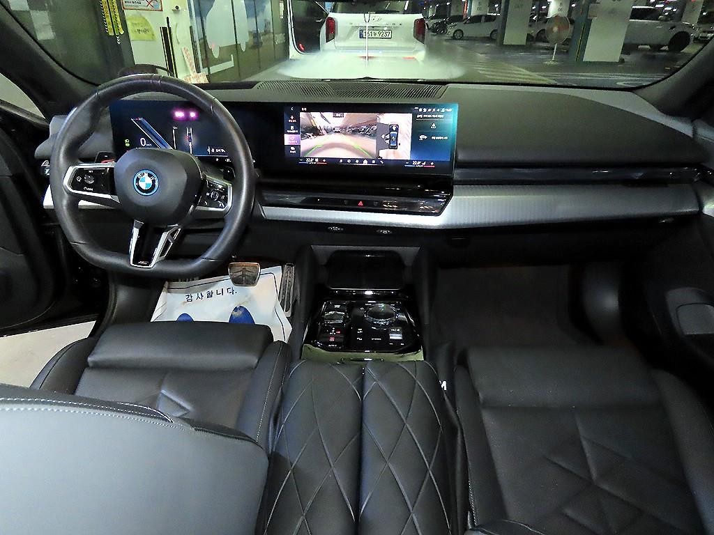 BMW 5시리즈 5시리즈 (G60) 530e M 스포츠 이미지 10
