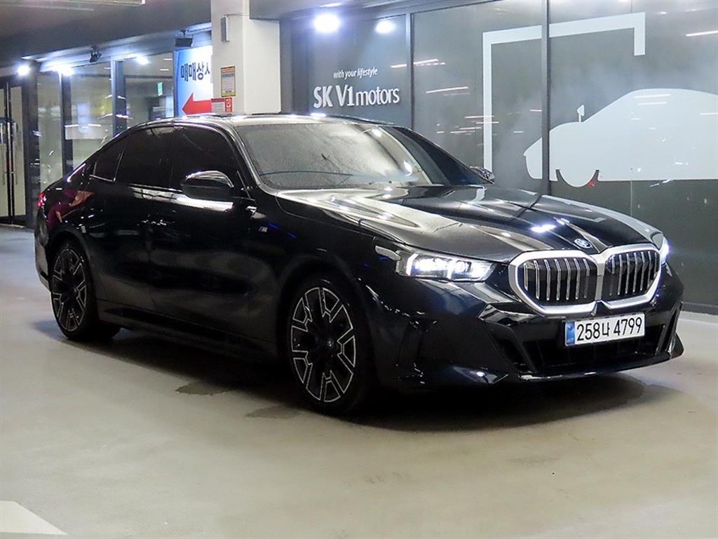 BMW 5시리즈 5시리즈 (G60) 530e M 스포츠 이미지 2