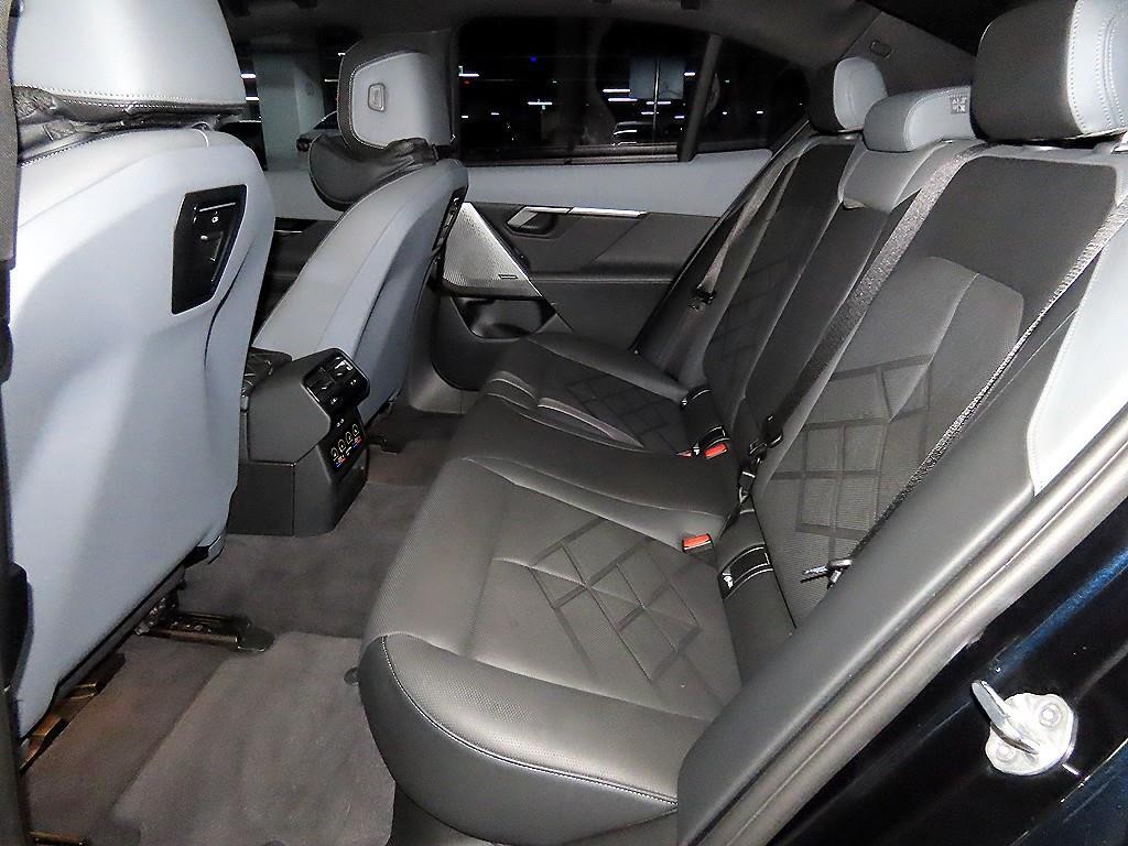 BMW 5시리즈 5시리즈 (G60) 530e M 스포츠 이미지 7