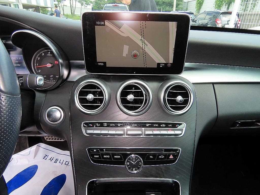 벤츠 C 클래스 C클래스 W205 C200 AMG LINE 이미지 15