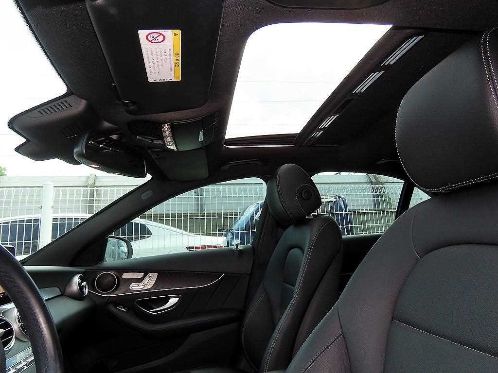 벤츠 C 클래스 C클래스 W205 C200 AMG LINE 이미지 17