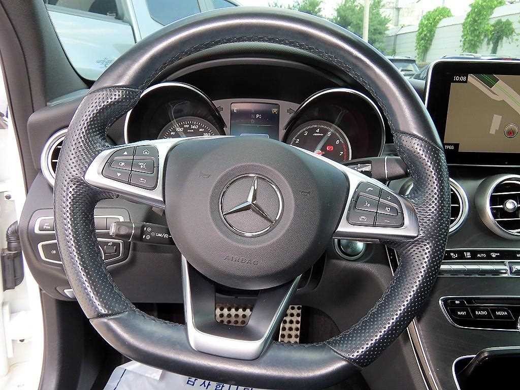 벤츠 C 클래스 C클래스 W205 C200 AMG LINE 이미지 8