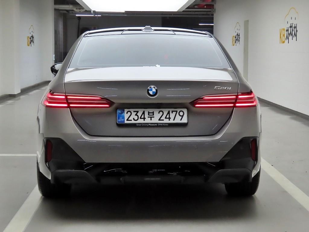 BMW 5시리즈 5시리즈 (G60) 520i M 스포츠 이미지 3