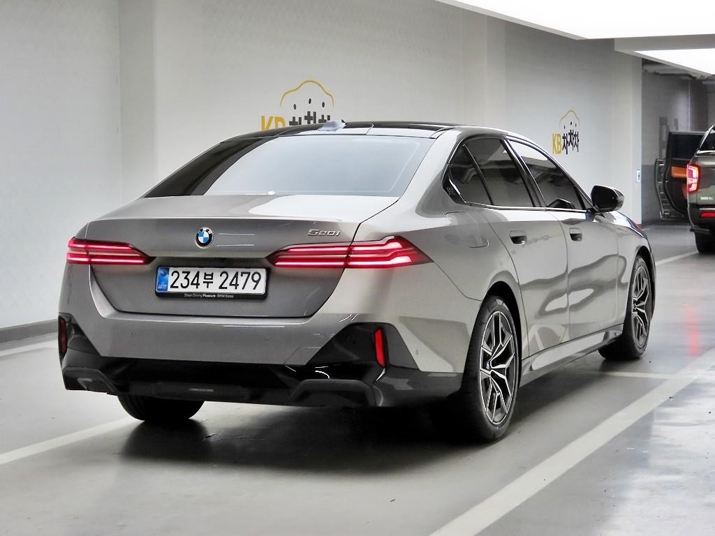 BMW 5시리즈 5시리즈 (G60) 520i M 스포츠 이미지 4