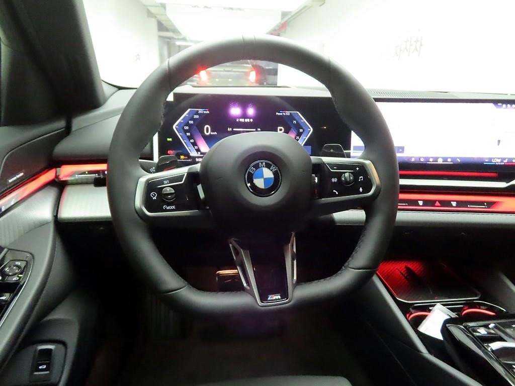BMW 5시리즈 5시리즈 (G60) 520i M 스포츠 이미지 7