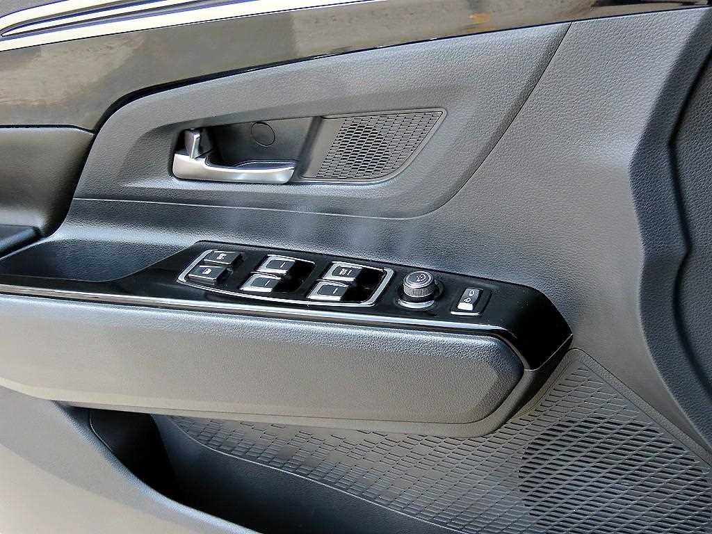 KG모빌리티(쌍용) 코란도 뷰티풀코란도 2WD 가솔린 1.5 C5 플러스 이미지 11