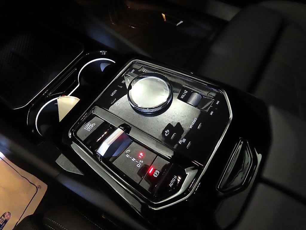 BMW 5시리즈 5시리즈 (G60) 520i 스페셜 에디션 이미지 12