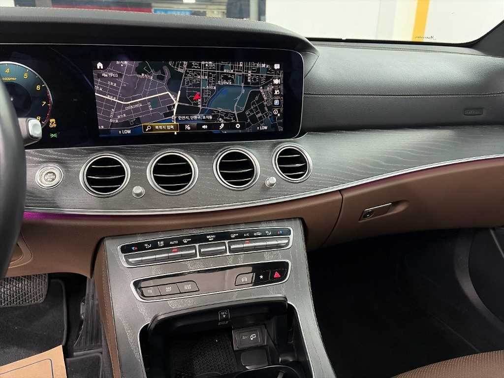 벤츠 E 클래스 E-클래스 W213 E350 4MATIC 아방가르드 이미지 10