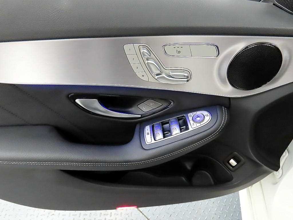 벤츠 C 클래스 C클래스 W205 C200 AMG LINE 이미지 11