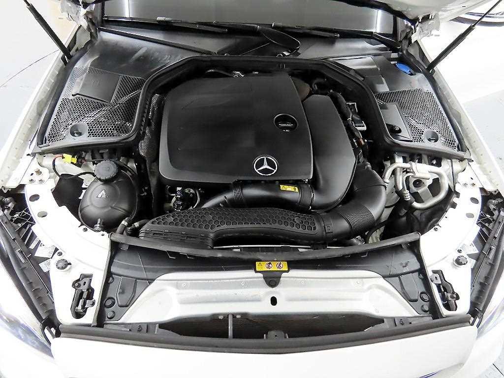 벤츠 C 클래스 C클래스 W205 C200 AMG LINE 이미지 19