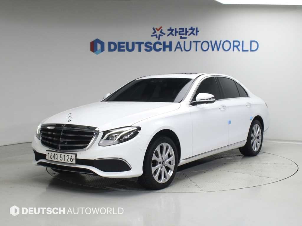 벤츠 E 클래스 E-클래스 W213 E300 4MATIC 익스클루시브 이미지 1
