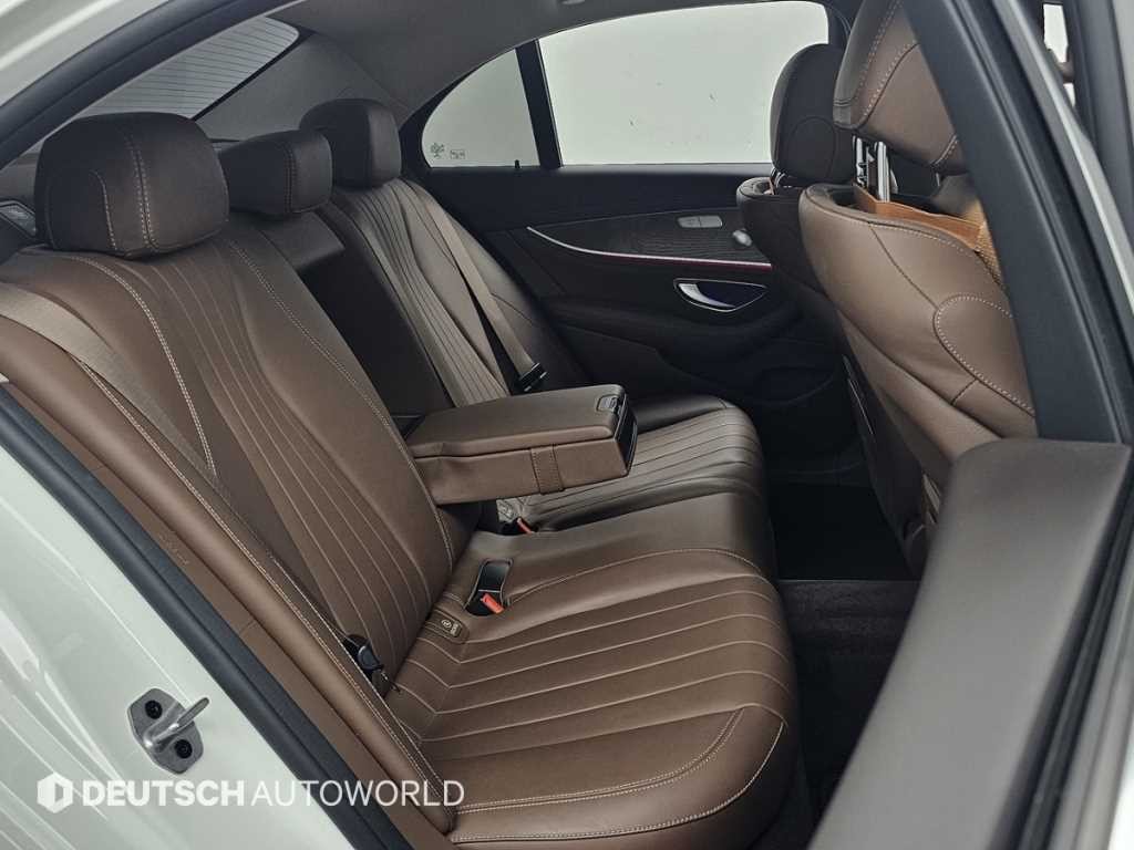 벤츠 E 클래스 E-클래스 W213 E300 4MATIC 익스클루시브 이미지 12