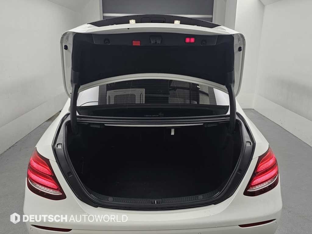 벤츠 E 클래스 E-클래스 W213 E300 4MATIC 익스클루시브 이미지 19