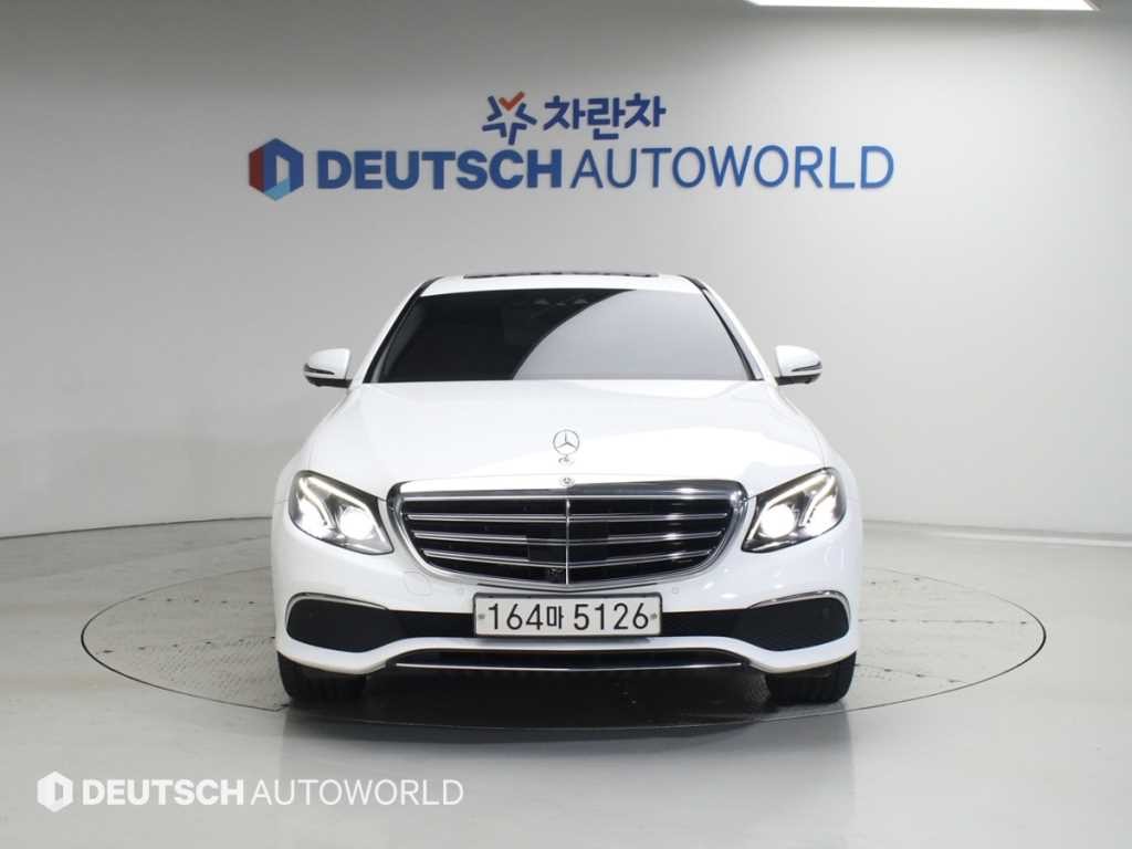 벤츠 E 클래스 E-클래스 W213 E300 4MATIC 익스클루시브 이미지 3