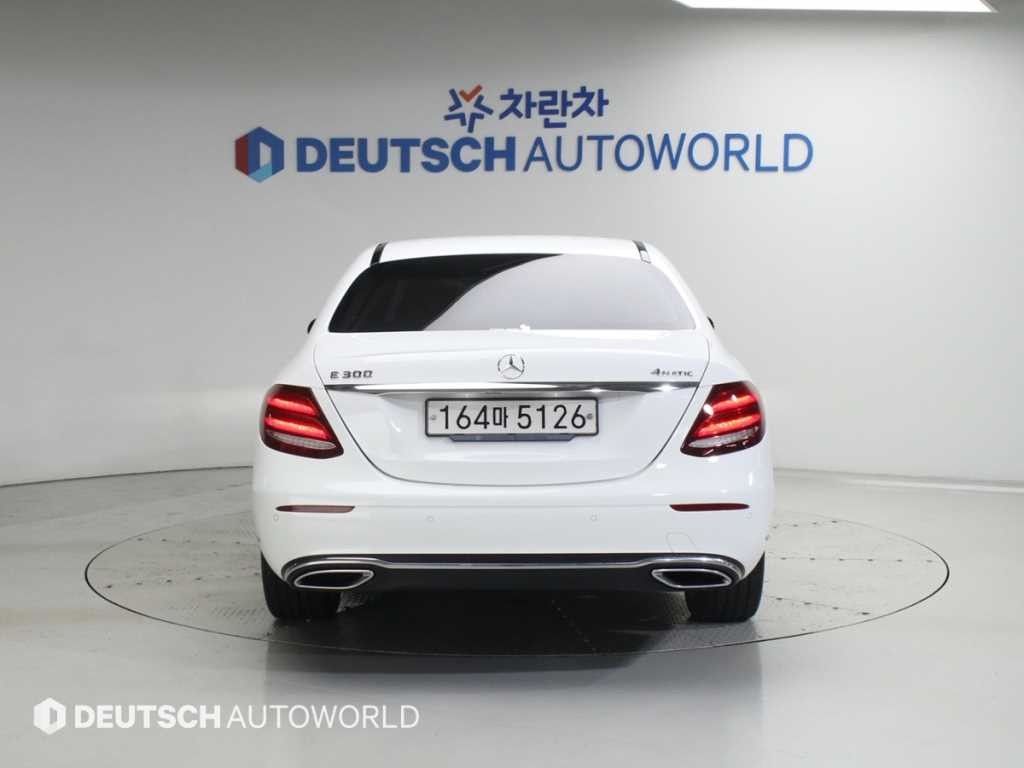 벤츠 E 클래스 E-클래스 W213 E300 4MATIC 익스클루시브 이미지 4