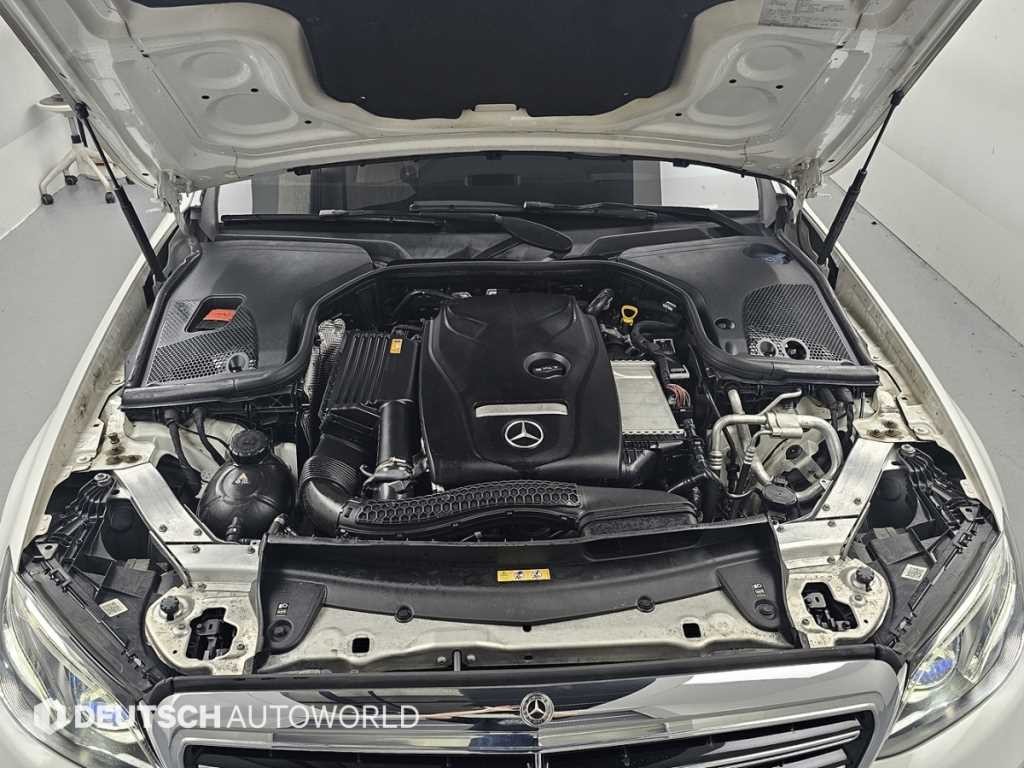 벤츠 E 클래스 E-클래스 W213 E300 4MATIC 익스클루시브 이미지 6