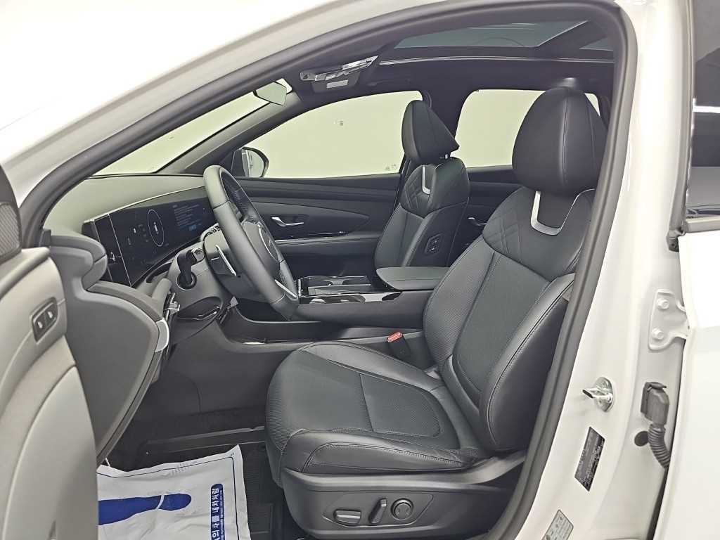 현대 투싼 더 뉴 투싼 (NX4) 가솔린 1.6 터보 4WD 블랙 익스테리어 이미지 11