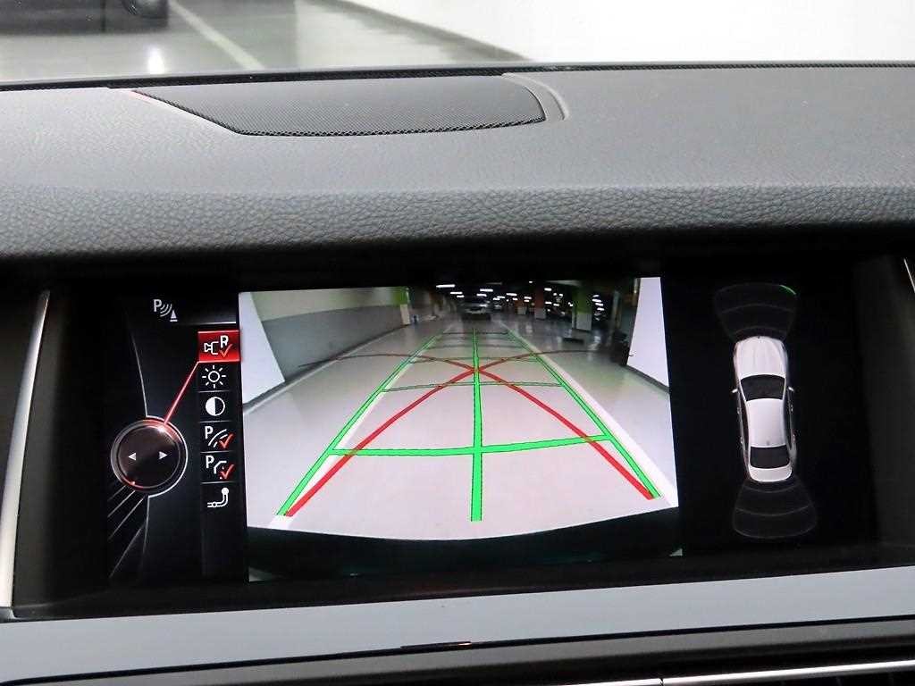 BMW 5시리즈 5시리즈 (F10) 520d xDrive M 에어로다이나믹 이미지 15