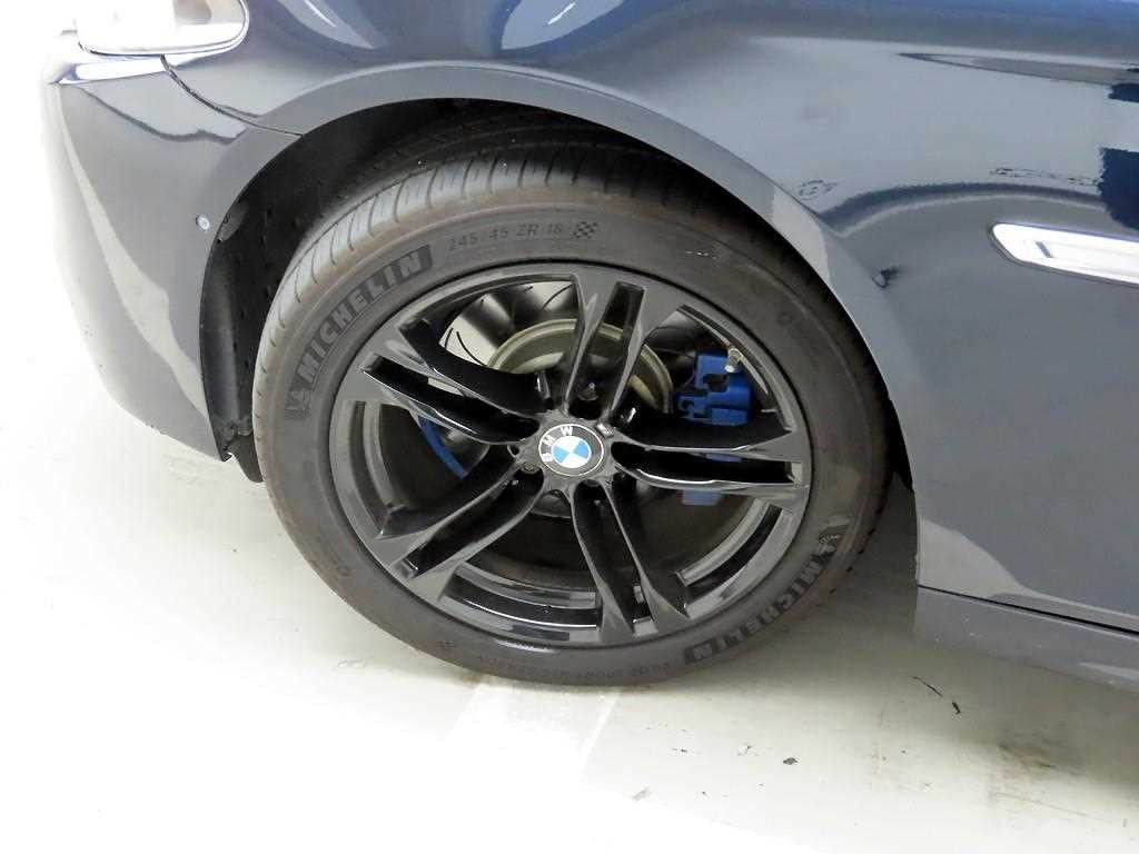 BMW 5시리즈 5시리즈 (F10) 520d xDrive M 에어로다이나믹 이미지 19