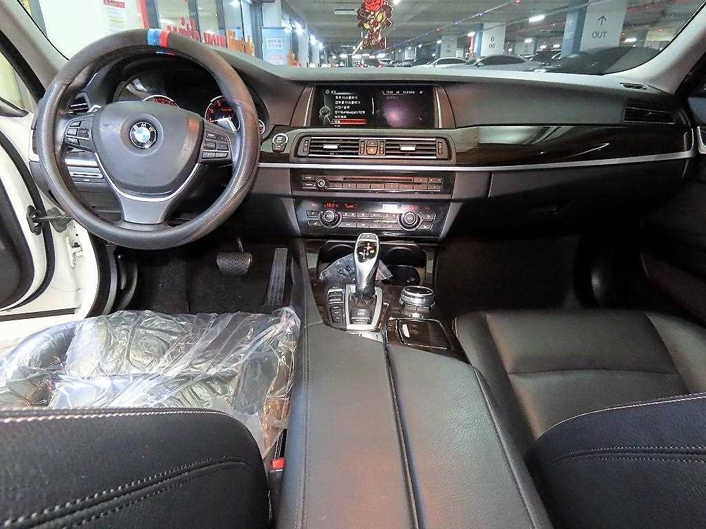 BMW 5시리즈 5시리즈 (F10) 528i xDrive 이미지 10