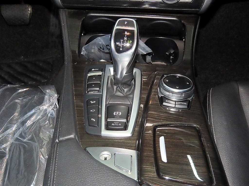 BMW 5시리즈 5시리즈 (F10) 528i xDrive 이미지 12