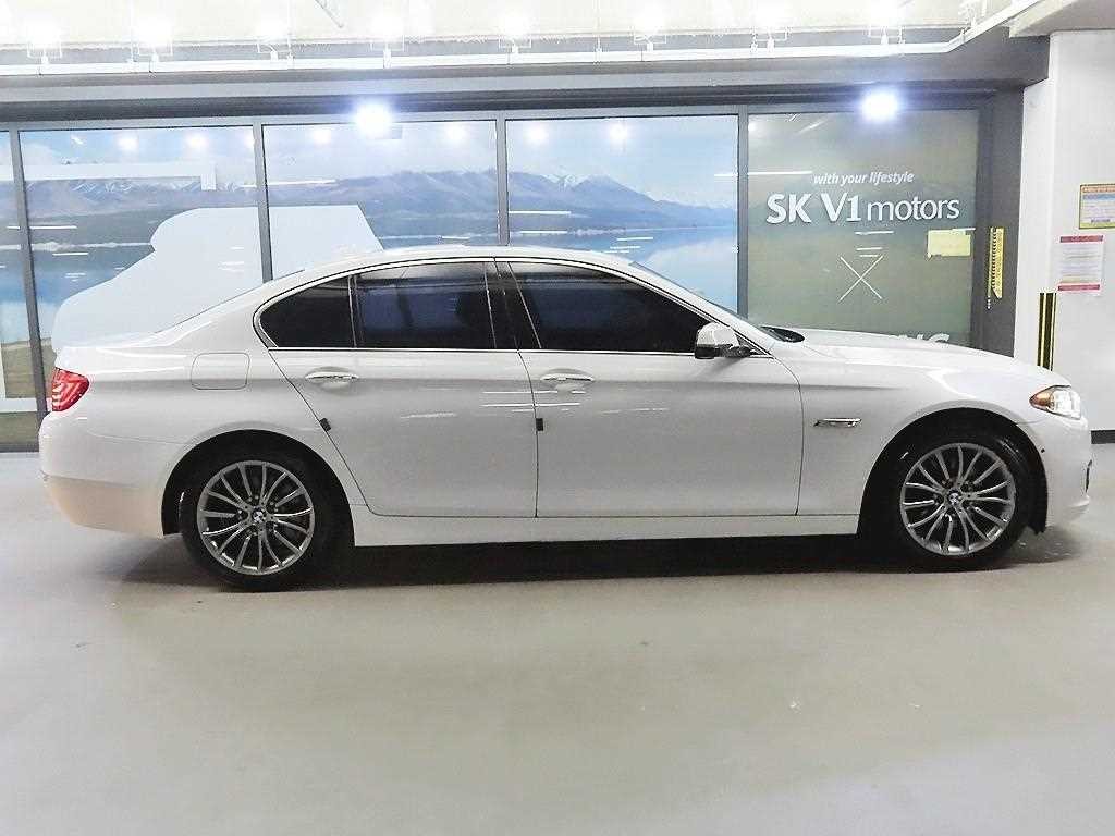 BMW 5시리즈 5시리즈 (F10) 528i xDrive 이미지 3