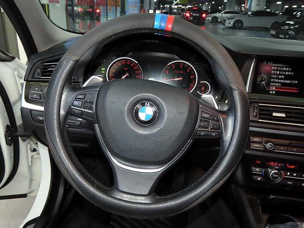 BMW 5시리즈 5시리즈 (F10) 528i xDrive 이미지 8