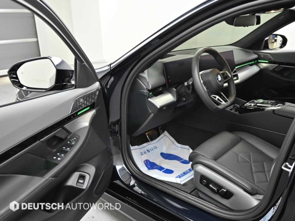 BMW 5시리즈 5시리즈 (G60) 530i xDrive M 스포츠 이미지 11
