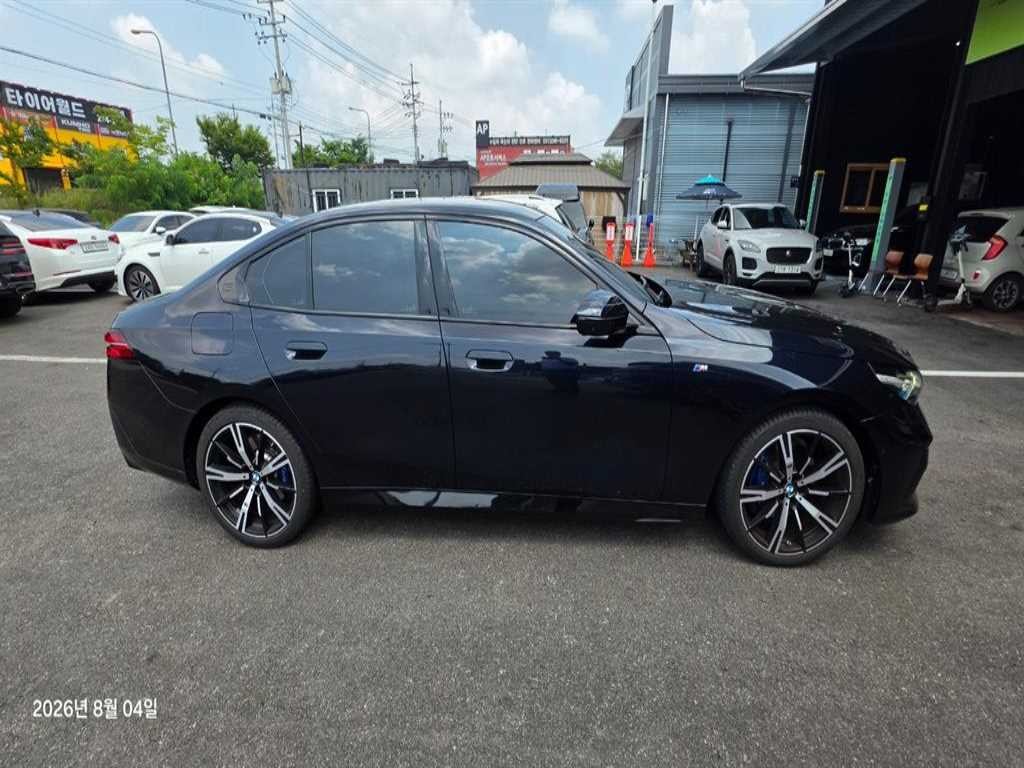 BMW 5시리즈 5시리즈 (G60) 530i xDrive M 스포츠 이미지 4
