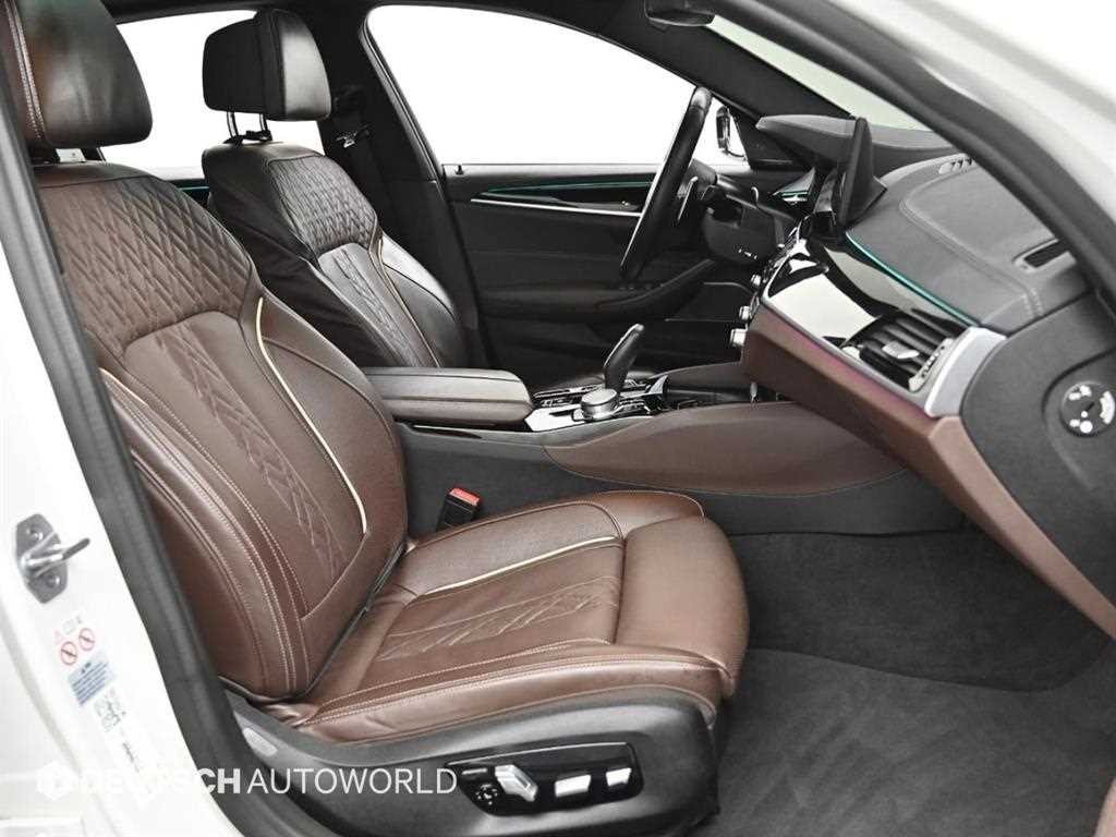 BMW 5시리즈 5시리즈 (G30) 530e M 스포츠 이미지 10