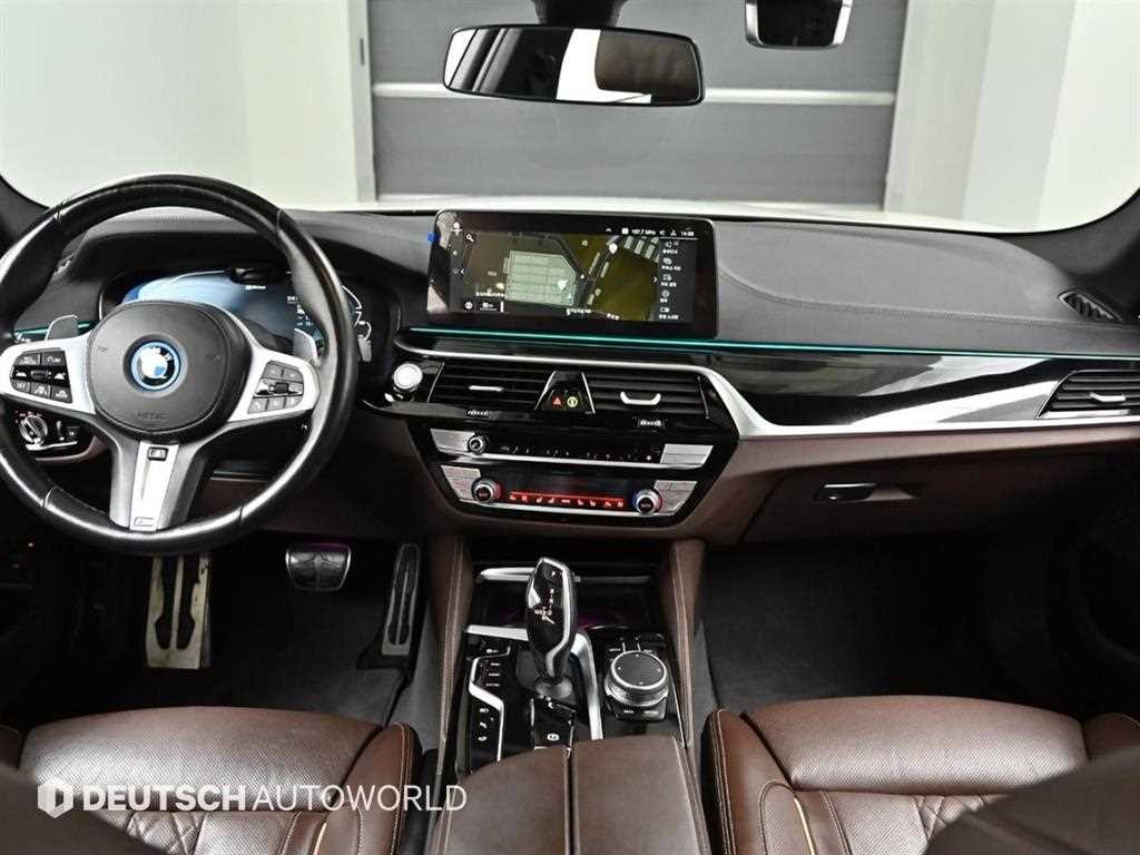 BMW 5시리즈 5시리즈 (G30) 530e M 스포츠 이미지 7