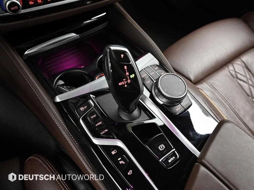 BMW 5시리즈 5시리즈 (G30) 530e M 스포츠 이미지 9