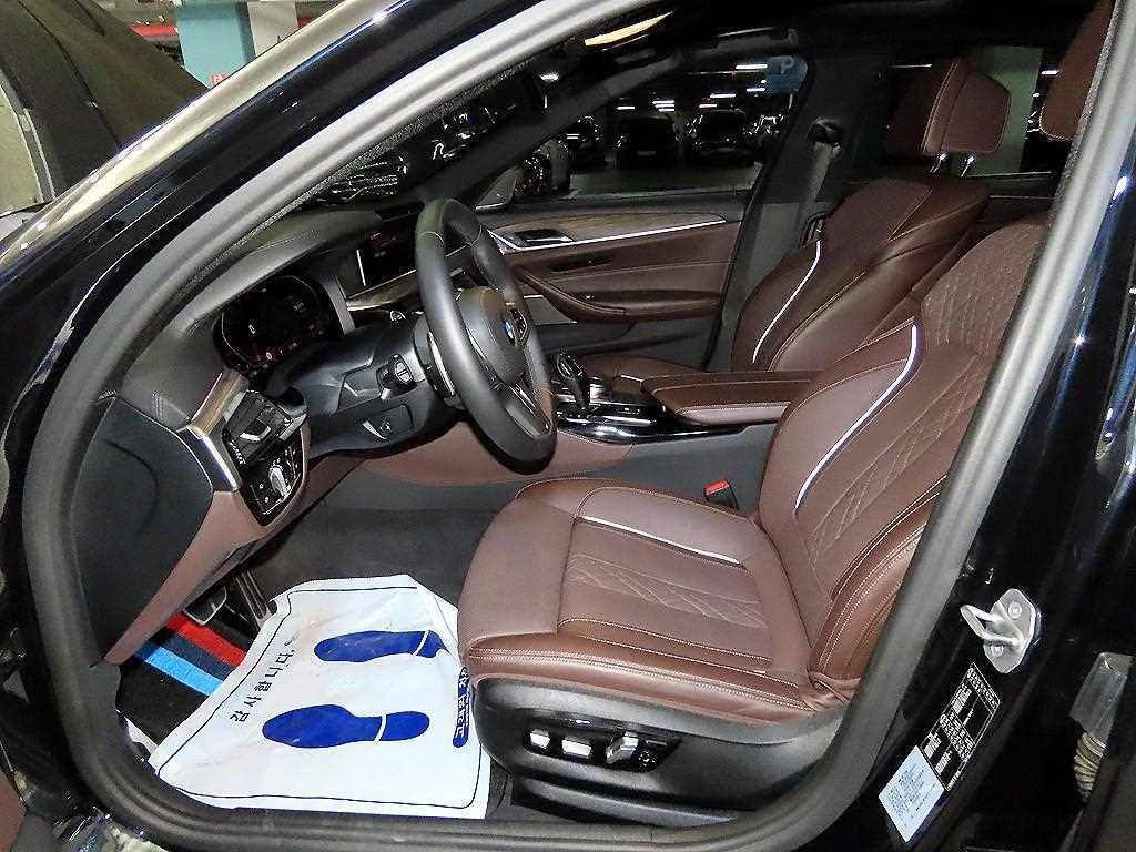 BMW 5시리즈 5시리즈 (G30) 530i xDrive M 스포츠 플러스 이미지 6