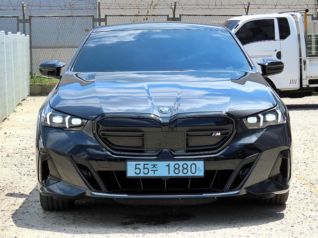 BMW i5 M60 xDrive 이미지 1