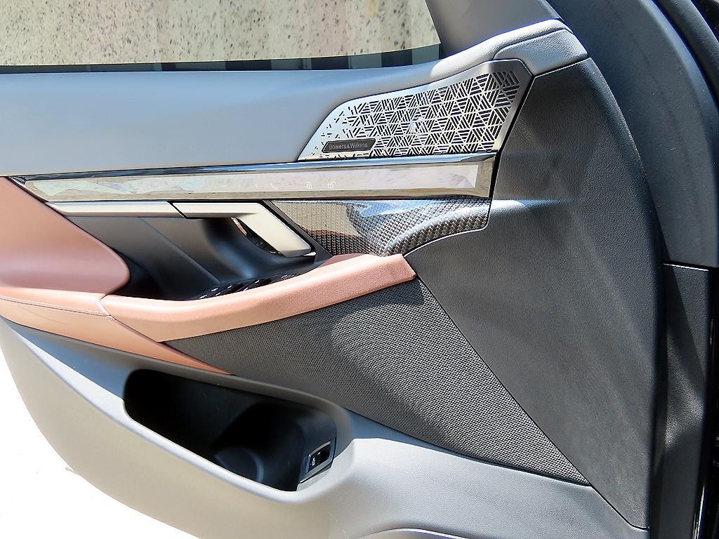 BMW i5 M60 xDrive 이미지 12