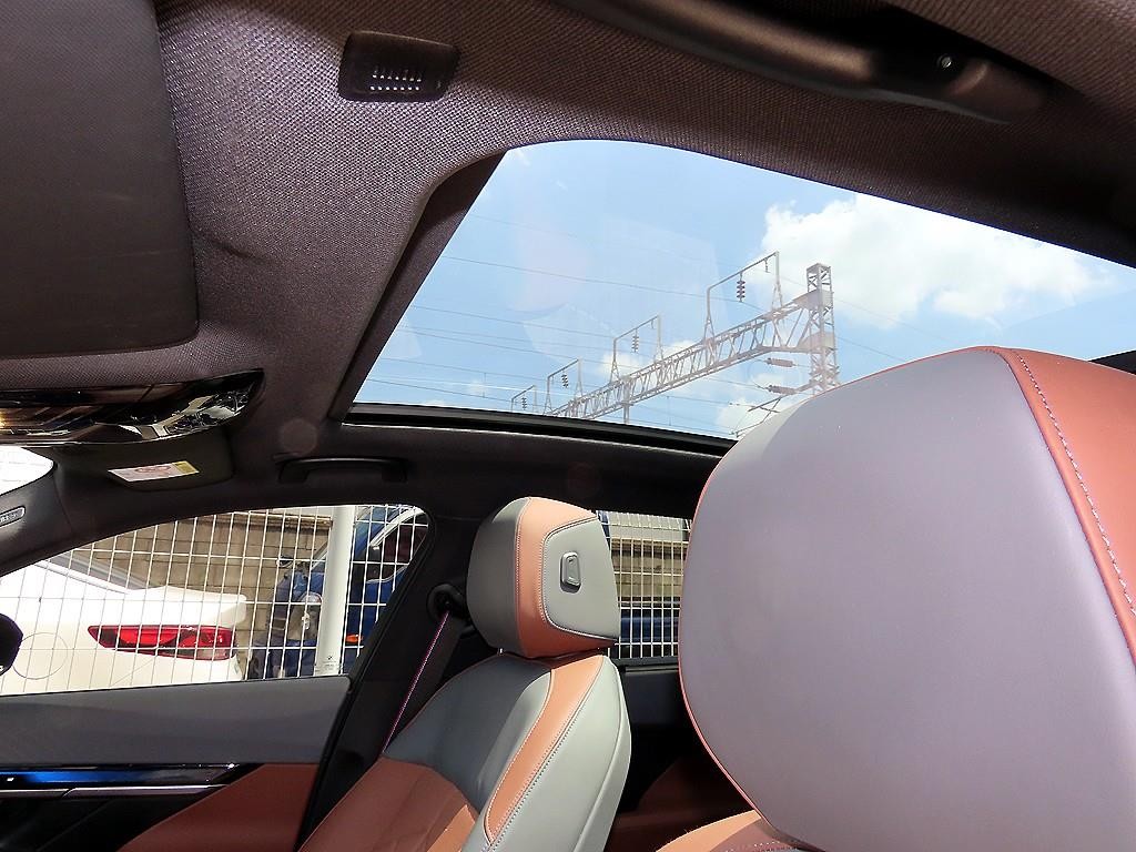 BMW i5 M60 xDrive 이미지 17